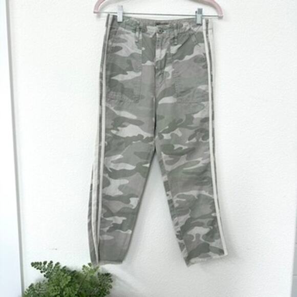 MOTHER The Shaker Chop Crop Fray Jeans Desert Print Camo, Size 25 - Picture 2 of 12